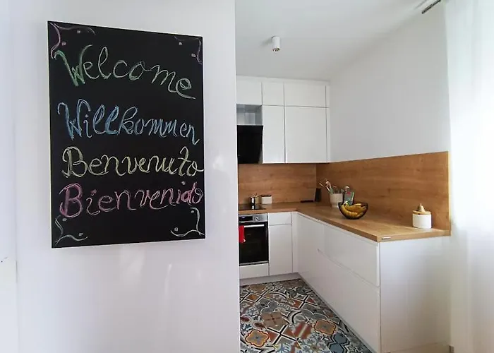 Teal Apartment-Free Garage Parking
